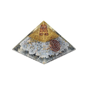 Orgone angelitt med englevinger - Pyramide Orgone angelitt med englevinger - Pyramide