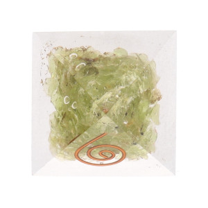 Orgone Prehnitt Pyramide - Reiki - Liten Orgone Prehnitt Pyramide - Reiki - Liten