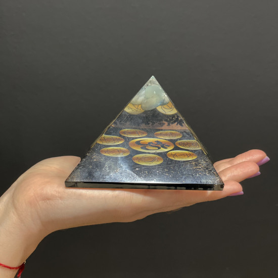 Orgone Pyramid - Ohm Chakra - Stor