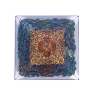 Orgone Rubin i Kyanitt Pyramide - Reiki