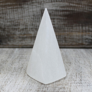 Selenitt - Pyramide - 10cm Selenitt - Pyramide - 10cm