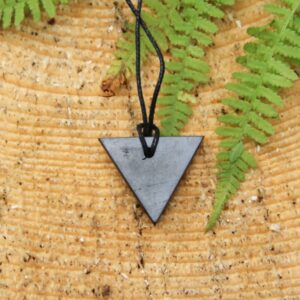 shungitt-female-triangle-anheng-1744