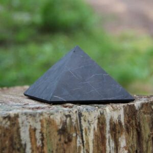 upolertpyramideshungitt
