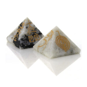 moonstone_pyramide