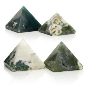 Green agate pyramid (002)