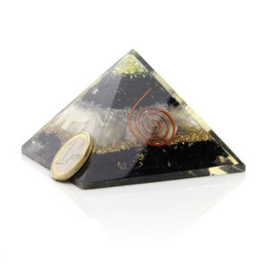 Orgonite pyramid with black tourmaline and selenite spiral model_02 (002)